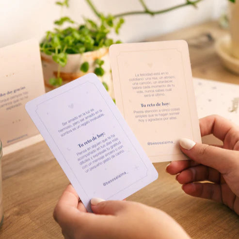 Oráculo con Frases y Retos de Gratitud